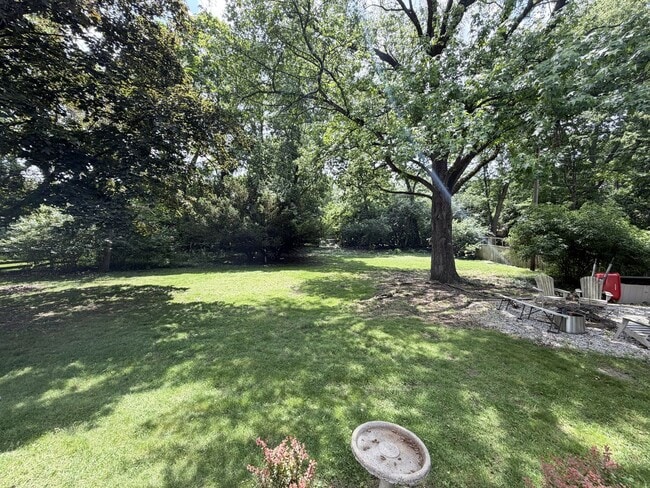 Building Photo - 241 Croswell Rd