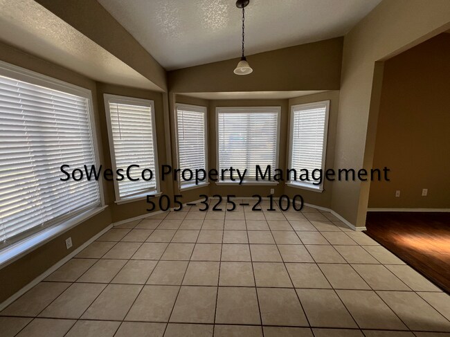 Building Photo - 3 Bedroom Home, Near Target with Garage (Small Dogs Allowed)