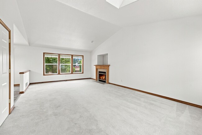Building Photo - 3203 NE 171st Ave