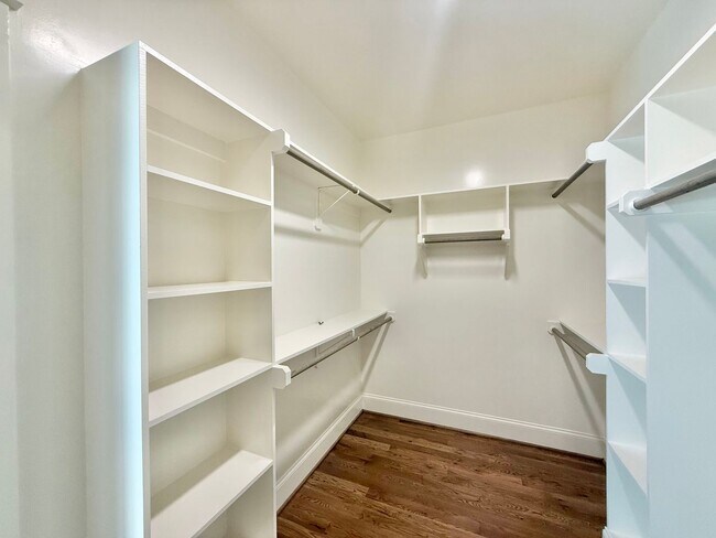 Building Photo - Custom Built 4BD, 3.5BA Five Points Home with a Bonus Room & Fenced Yard