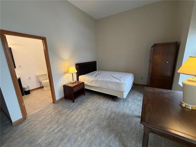 Building Photo - 542 Benson Ave SW