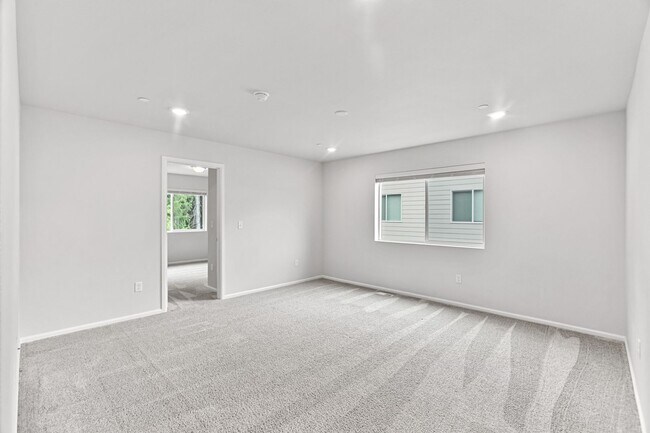 Building Photo - Two-Story Home in Soundview Estates
