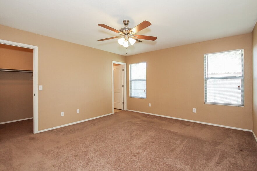 Building Photo - 3012 W Running Deer Trail