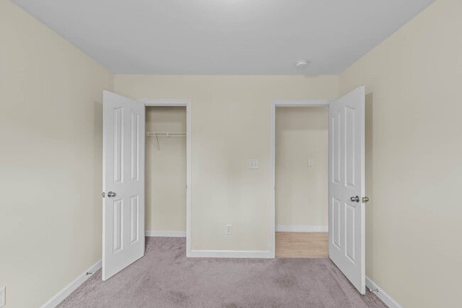 Building Photo - 3 Bedroom 2 Bathroom Home