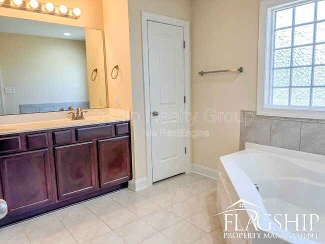 Building Photo - 118 Quail Hollow Dr
