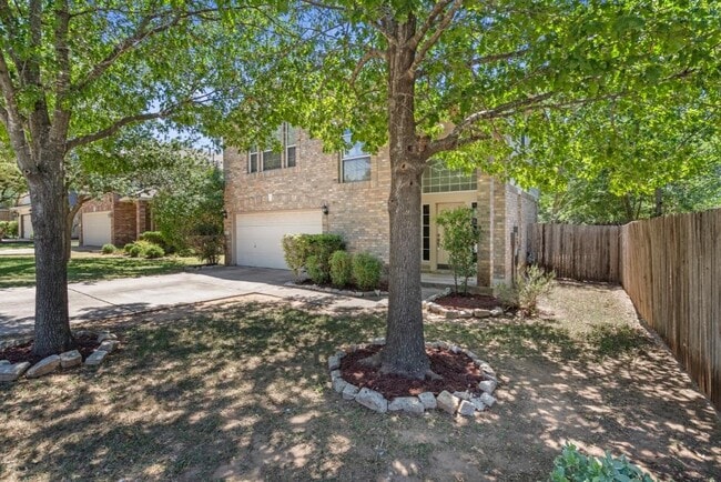 Building Photo - 10520 Fosseway Dr