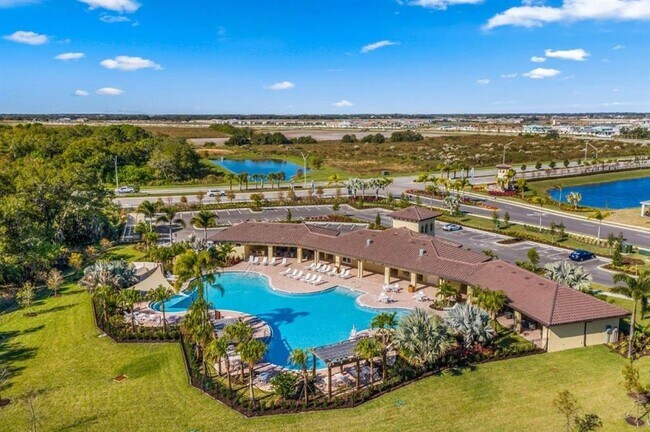 Building Photo - 17226 Reserva Dr