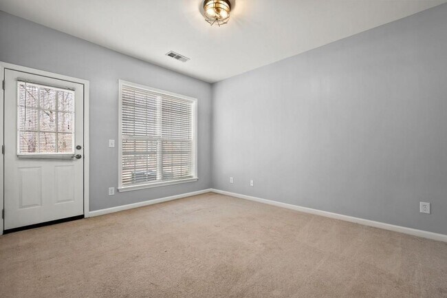 Building Photo - 1346 Thornborough Dr