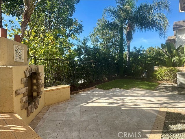 Building Photo - 27935 Hedgeline Dr