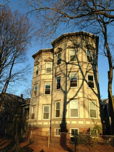Building Photo - 1000 Memorial