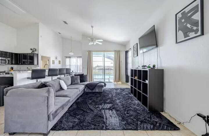 Building Photo - 1005 Corvina Dr