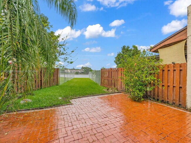 Building Photo - 14811 SW 74th Ln
