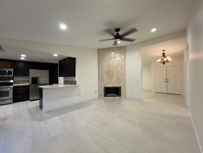 Building Photo - Gorgeous 3 bedrooms, 2 baths in highly desired North La Quinta