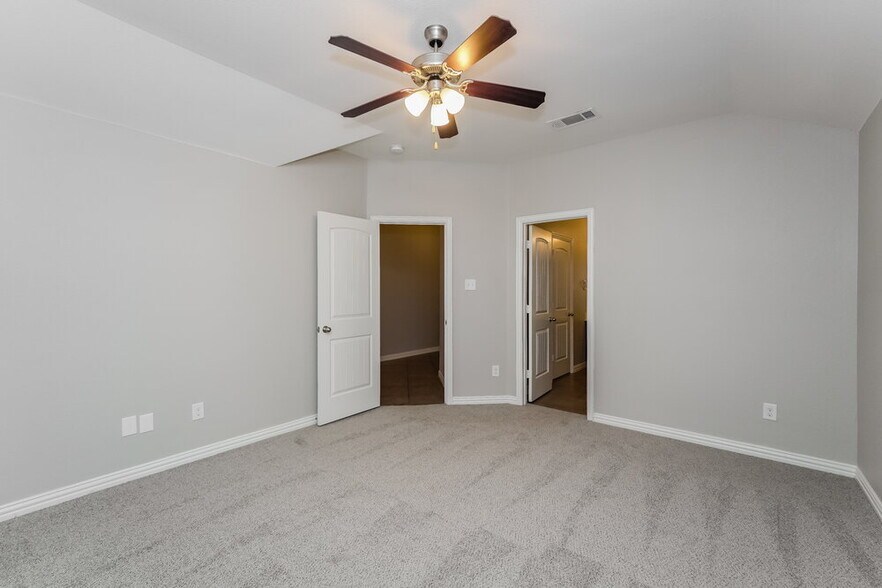 Building Photo - 7653 Rainbow Creek Dr