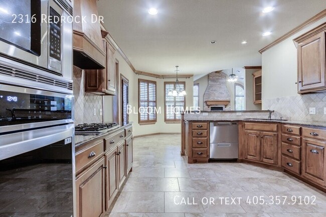 Building Photo - 2316 Redrock Dr