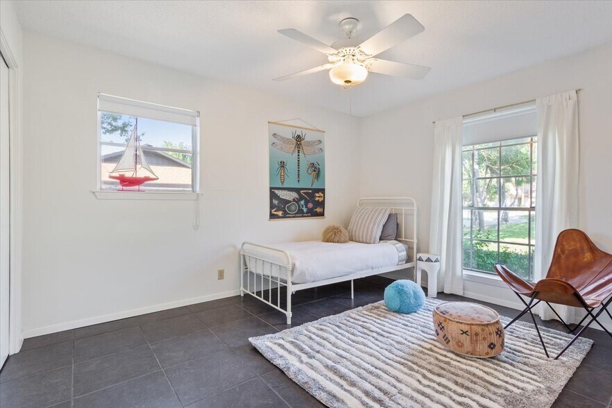 Building Photo - 12205 Midland Walk