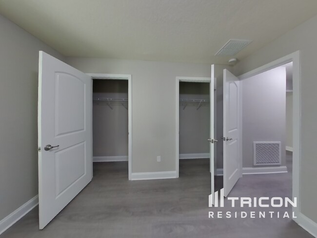 Building Photo - 2053 Jomil Ct
