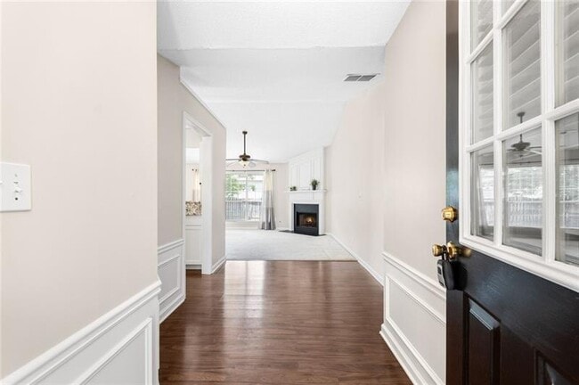 Building Photo - 590 Barsham Way