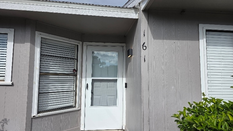 Building Photo - 161 Breezeway Ct