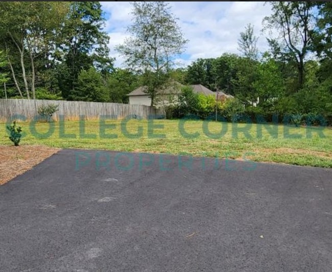 Building Photo - 1243 Brookwood Dr