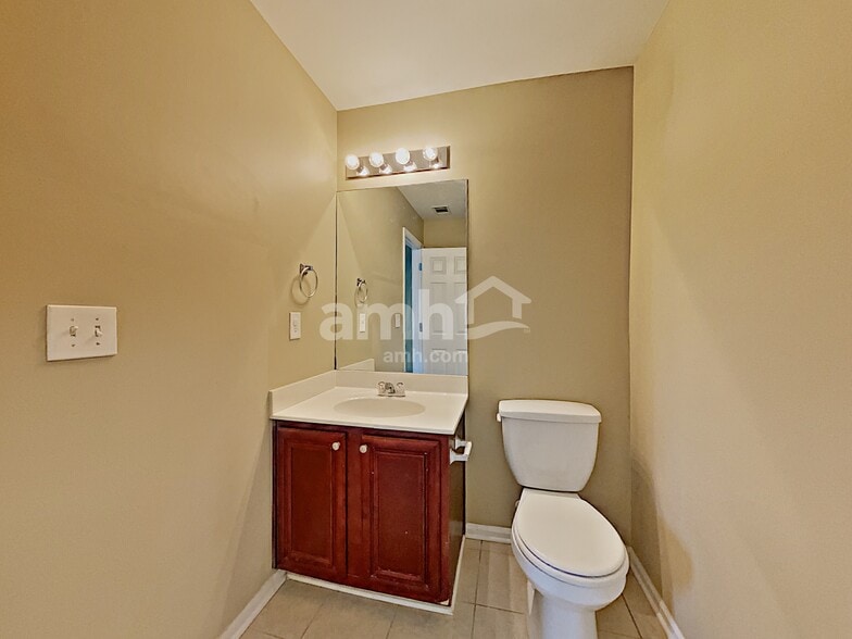 Building Photo - 4975 Hopewell Manor Dr