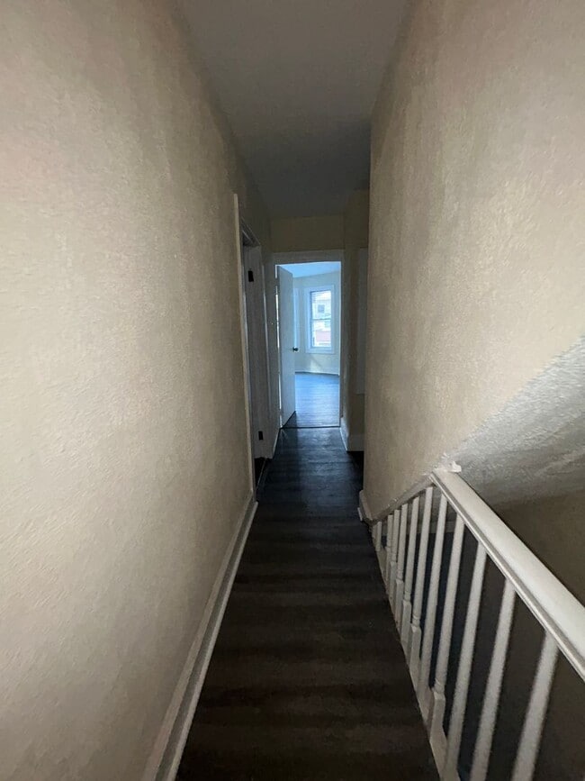 Building Photo - 510 N Hermitage Ave