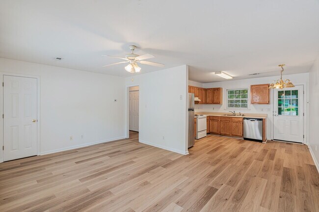 Building Photo - 3516 Acorn Woods Way,