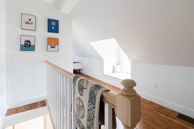 Building Photo - 10628 Lee Ave