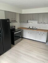 Building Photo - 332 Diane St