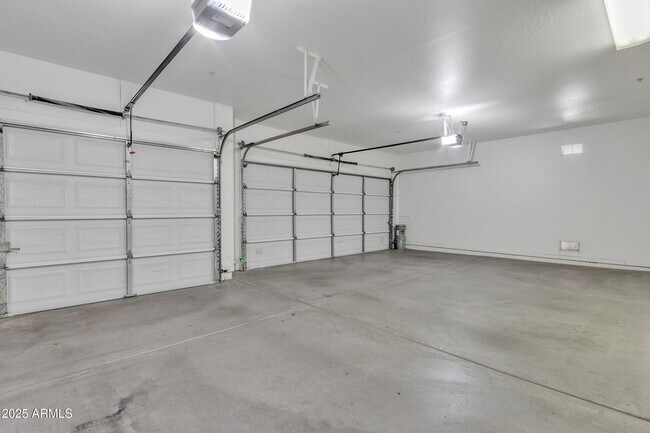 Building Photo - 16335 N 108th Pl