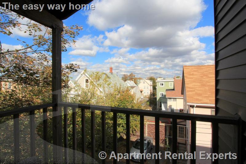 Building Photo - 53 Hinckley St