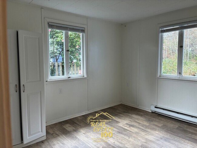 Building Photo - 1705 NW 22nd St