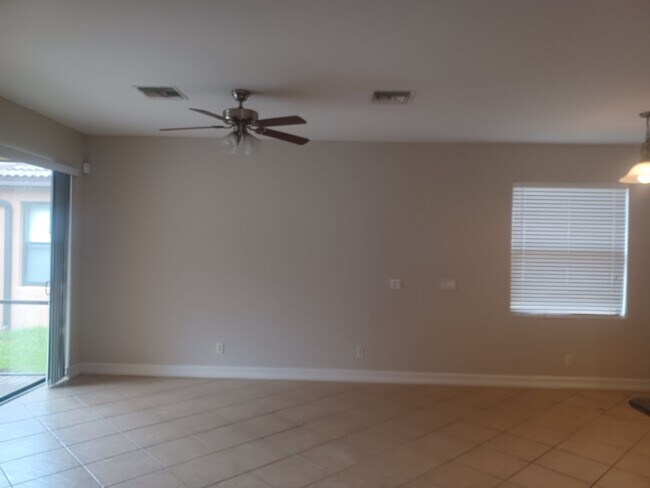 Building Photo - 12214 Country Day Cir