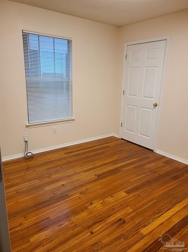 Building Photo - 358 Mirabelle Dr