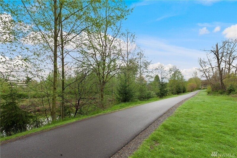 Building Photo - 15819 Leary Wy