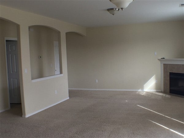 Building Photo - MOVE IN SPECIAL!  3 Bedroom/ 2.5 Bathroom ...