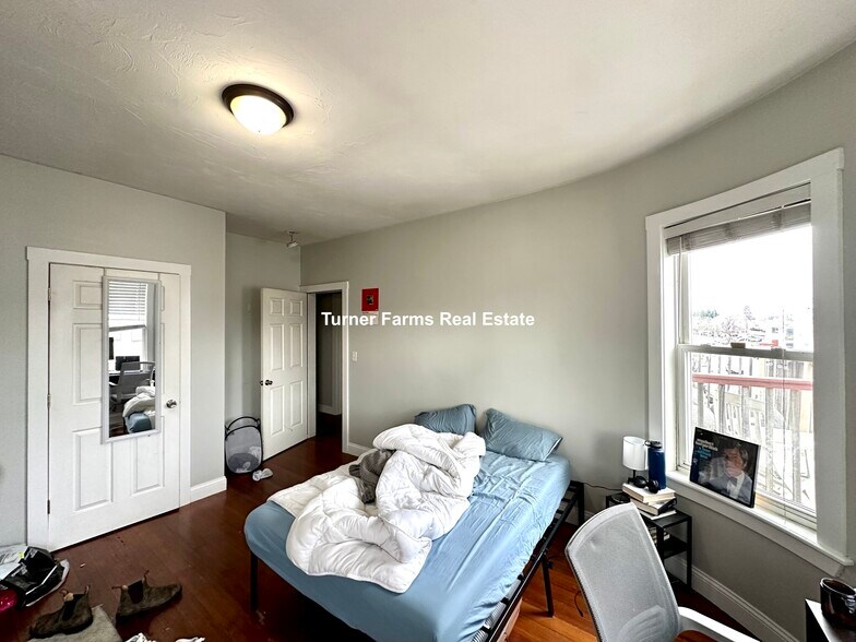 Building Photo - 1085 Dorchester Ave