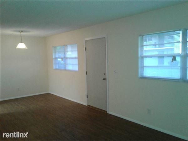 Building Photo - 460 Brentwood Dr