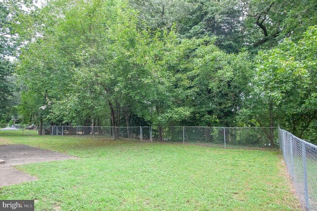 Building Photo - 5950 Clames Dr