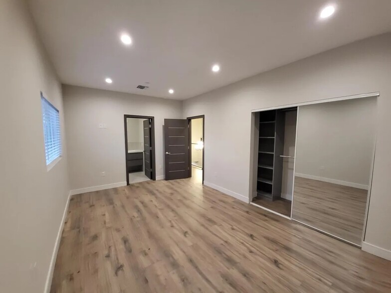 Building Photo - 10934 Nettleton St