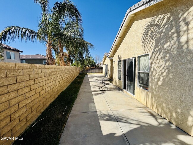 Building Photo - 42309 Portland Ln