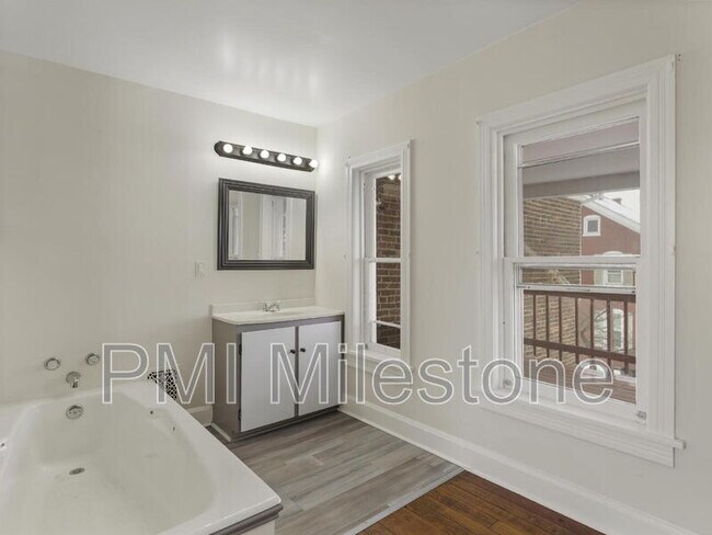 Building Photo - 1001 Pope Ave