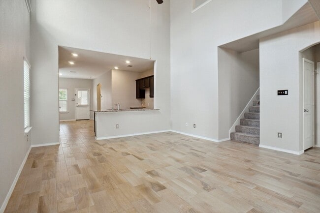 Building Photo - Incredible Home in Primrose Xing close to Chisholm Trail Pkwy & Benbrook Lake