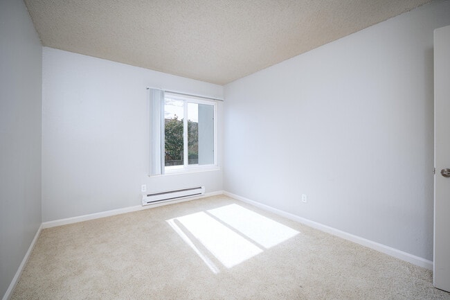 Breakwater 2 Bed - Breakwater Apartments