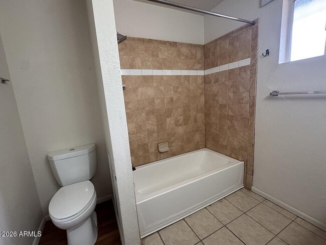 Building Photo - 1281 N Catalina Dr