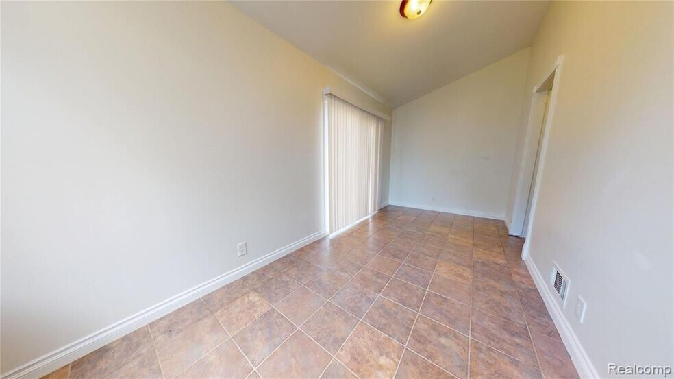 Building Photo - 3734 Buckingham Ave