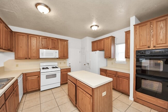 Building Photo - 6227 Paddle Wheel Dr