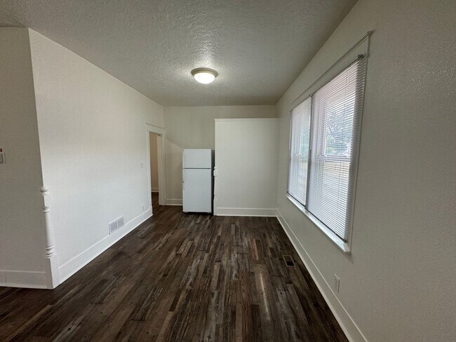 Building Photo - LEASING! Available NOW!