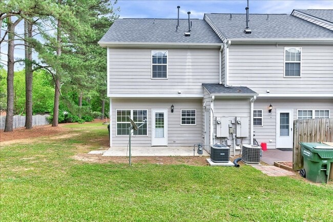 Building Photo - Updated 2 Bedroom Townhouse in Clayton