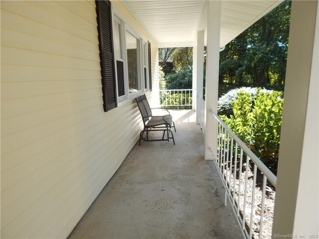 Building Photo - 967 Derby-Milford Rd